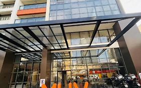 Apart Inteiro - Centro - Valor para 2 hóspedes - Colchão com Massageador - Crianças Gratis - Até 4 Pessoas - Próx Shopping Estação